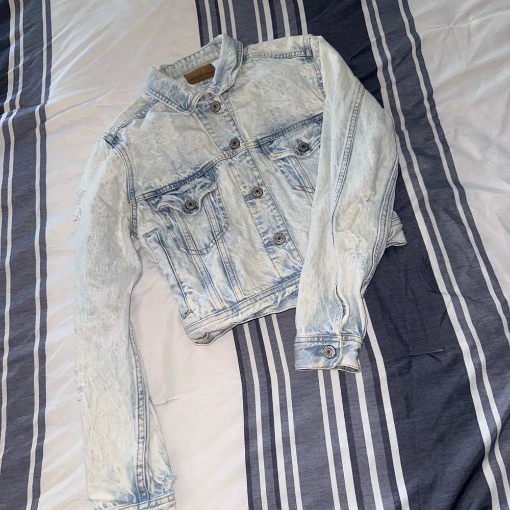 American Eagle Outfitters Light Blue Denim Jacket